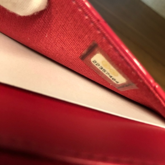 CHANEL pink patent BOY WOC BAG - Picture 9 of 13